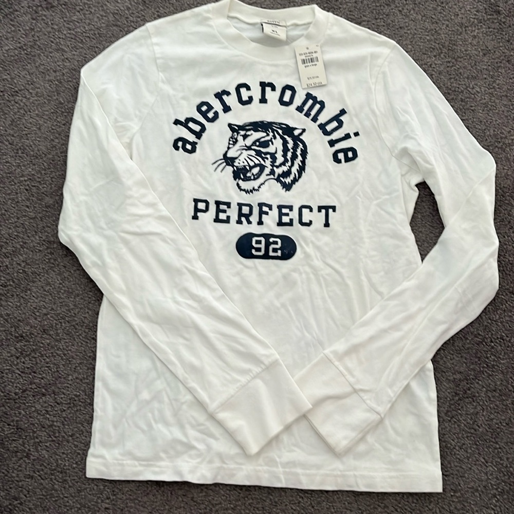 Abercrombie NWT Long Sleeve shirt